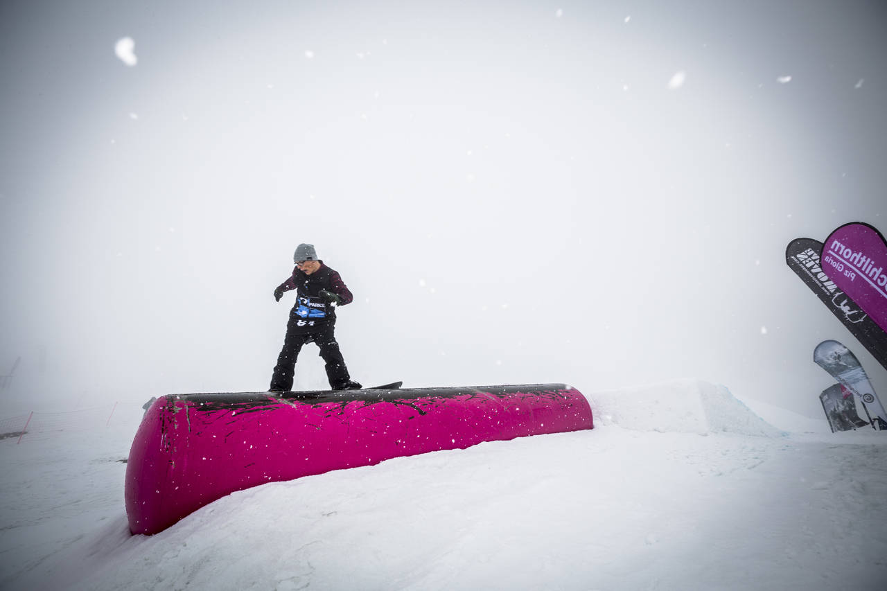 Schilthorn  21-03-2015  action  sb  Kaspar Hoesli  Dominic Steinmann  QParks 115